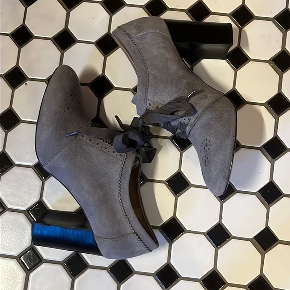 Oxford Booties - Picture 3 of 7